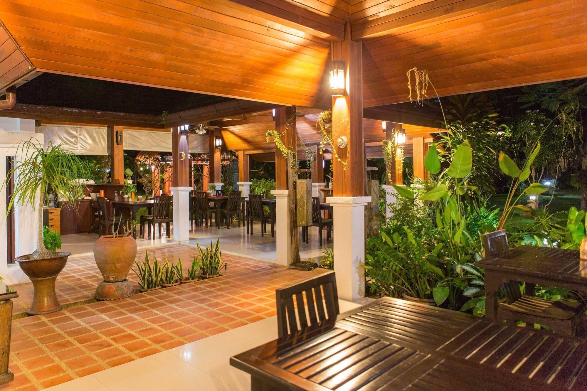 Easy Time Resort Laem Sai Beach 외부 사진